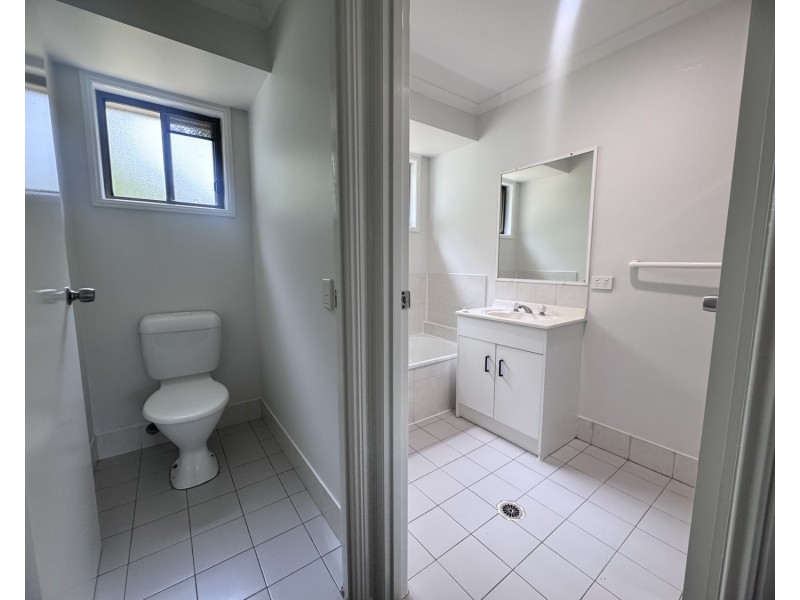 2/7 Academy Street, Oxenford QLD 4210