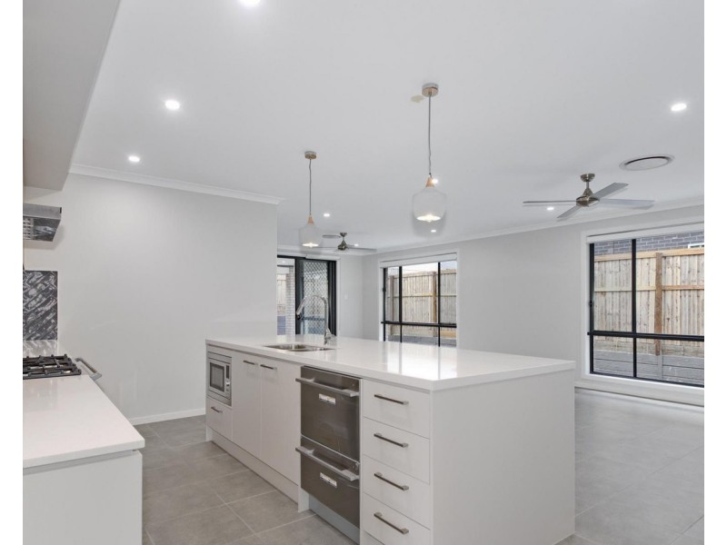 20 Bamboo Road, Greenbank QLD 4124