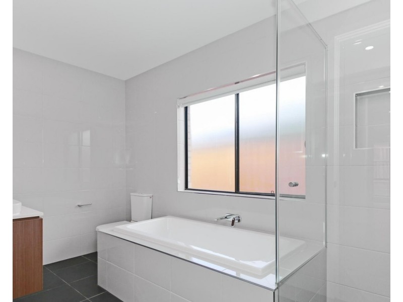 20 Bamboo Road, Greenbank QLD 4124