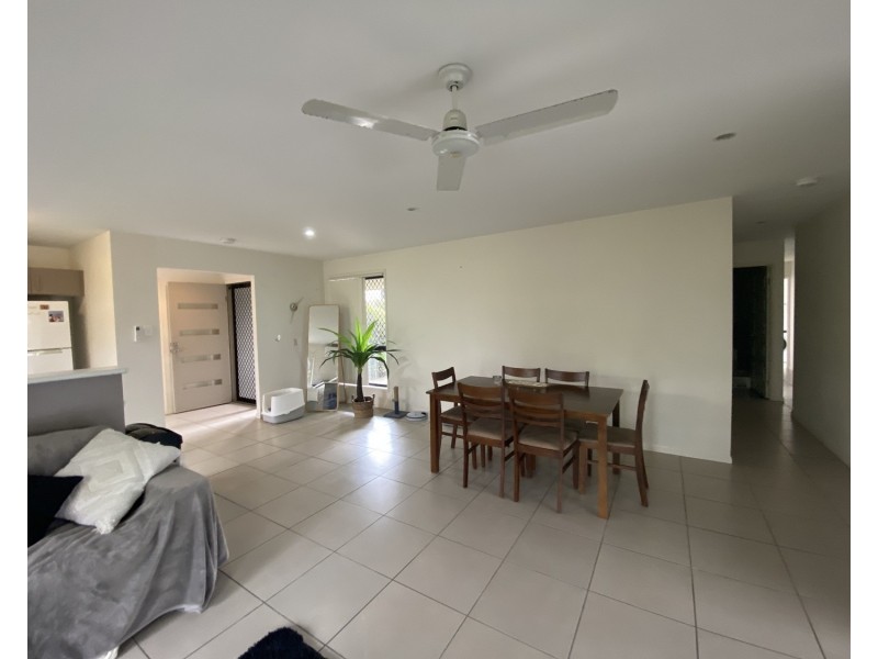 2/10 Carmen Court, Oxenford QLD 4210