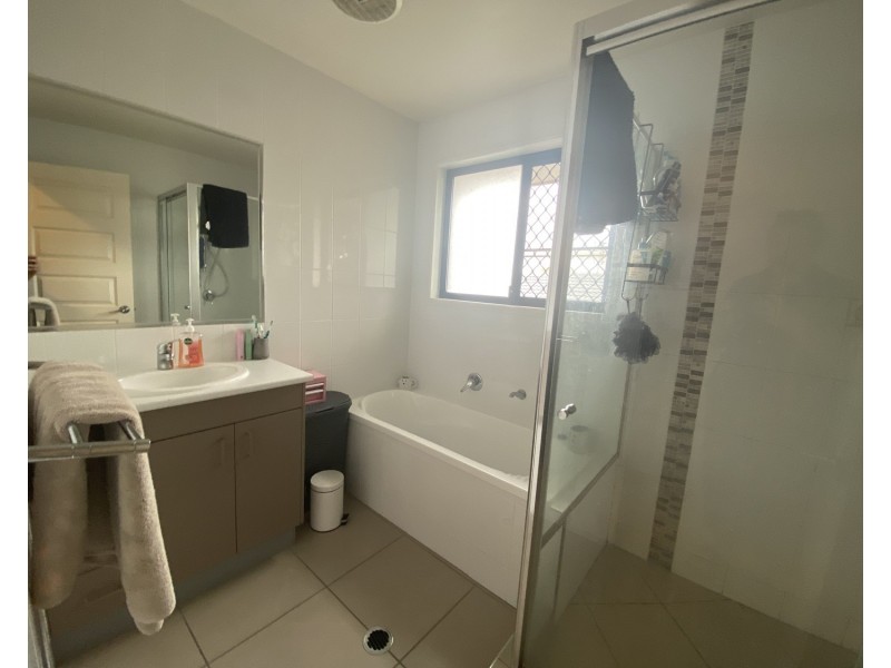 2/10 Carmen Court, Oxenford QLD 4210