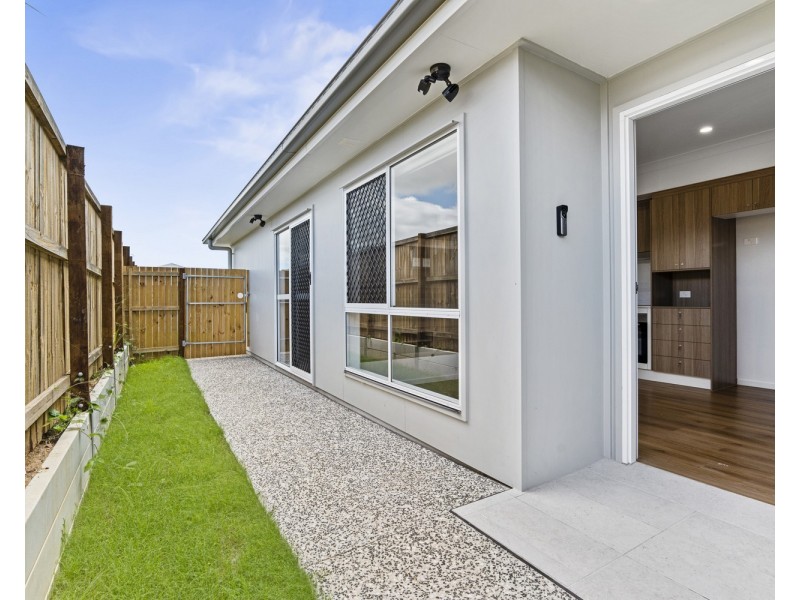 3B Alexander Place, Gleneagle QLD 4285