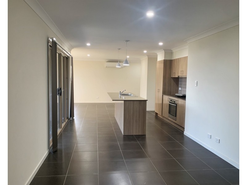 2 Steves Way, Coomera QLD 4209