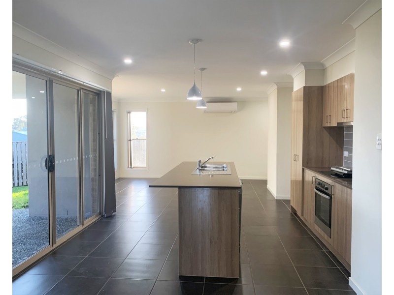 2 Steves Way, Coomera QLD 4209