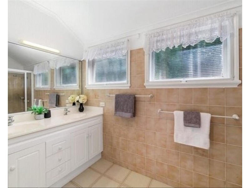 39 Dopson Street, Taringa QLD 4068
