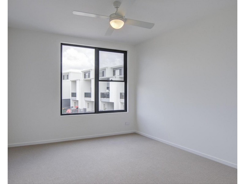 66 Promenade Circuit, Hope Island QLD 4212