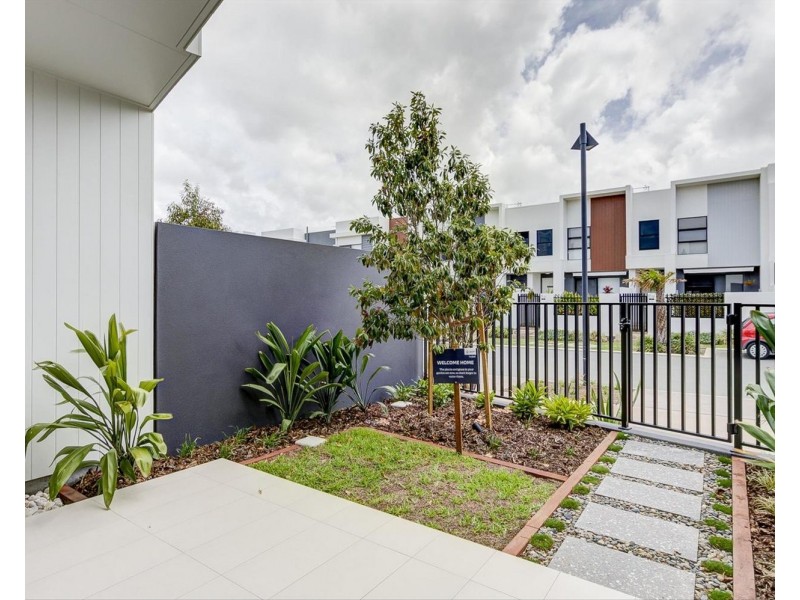 66 Promenade Circuit, Hope Island QLD 4212