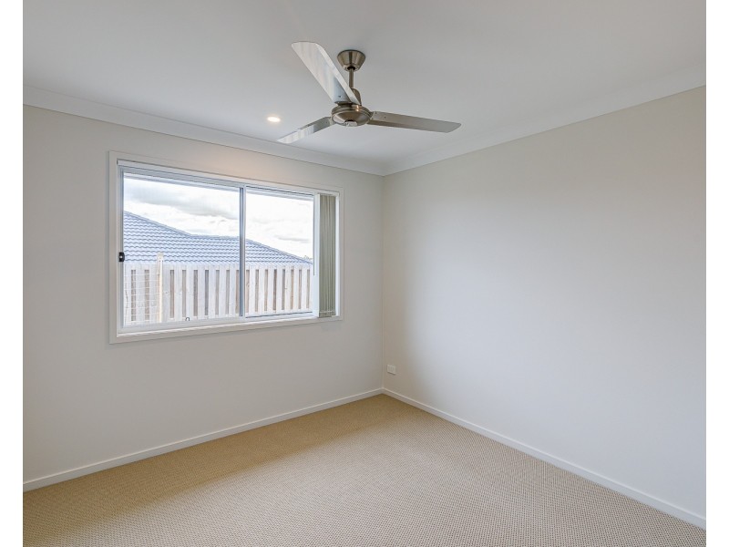 3 Heath Terrace, Park Ridge QLD 4125