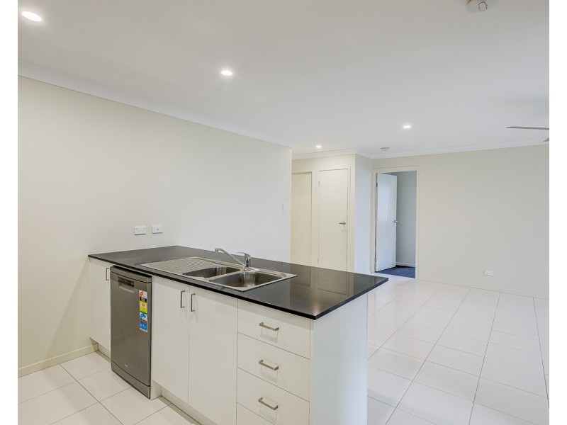 2/12 Alexis Street, Park Ridge QLD 4125