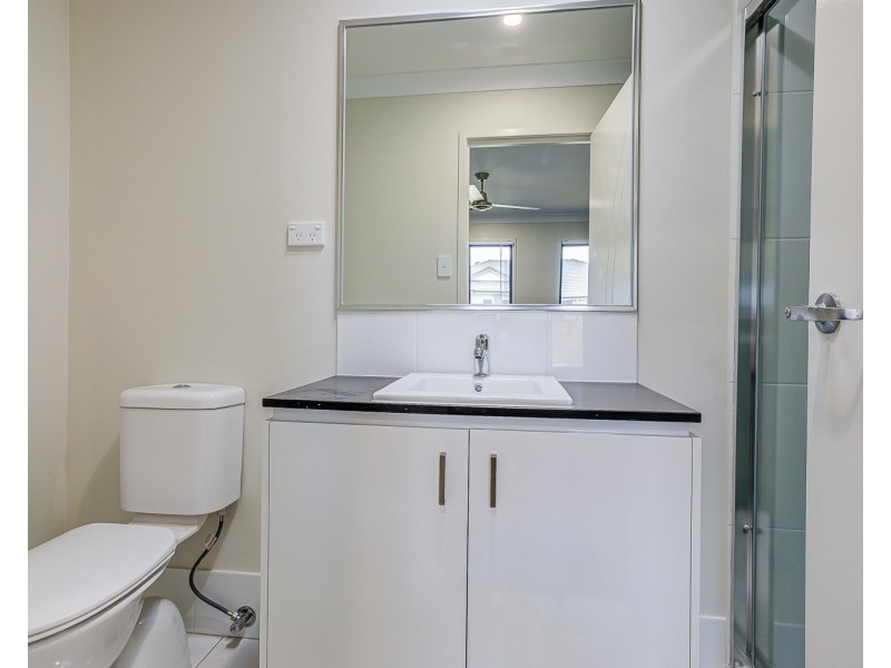 2/12 Alexis Street, Park Ridge QLD 4125