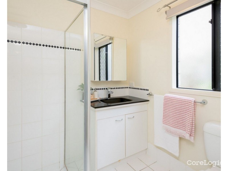 16 Kosrae Street, Pacific Pines QLD 4211