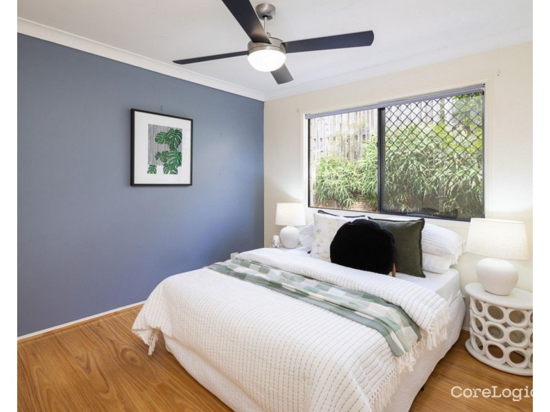 16 Kosrae Street, Pacific Pines QLD 4211