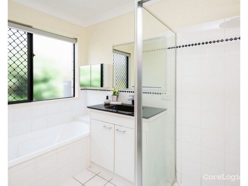 16 Kosrae Street, Pacific Pines QLD 4211