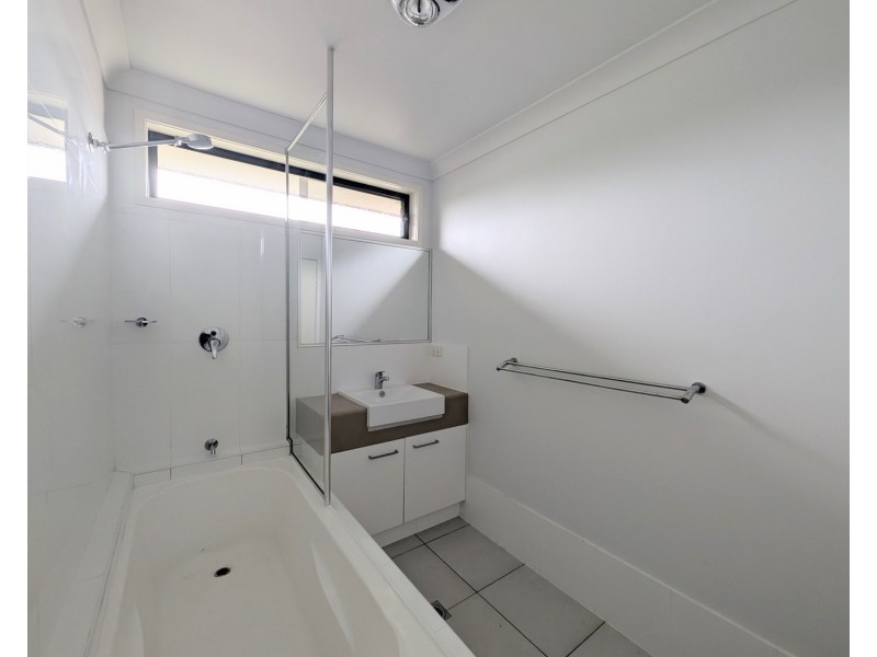 18 Winchester Crescent, Pimpama QLD 4209