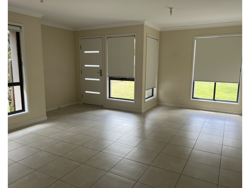 19 Cairnlea Drive, Pimpama QLD 4209