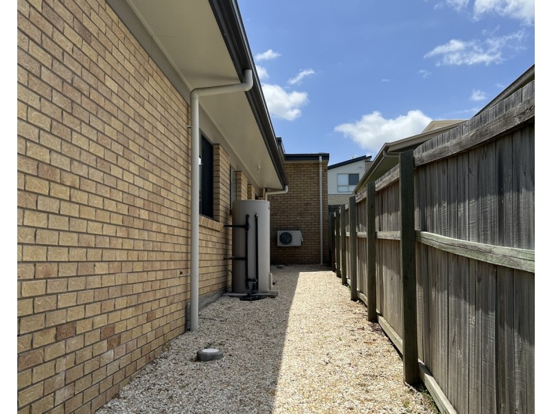 19 Cairnlea Drive, Pimpama QLD 4209
