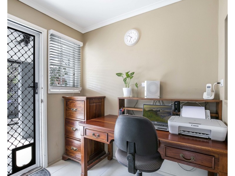 6 Inglis Court, Springwood QLD 4127