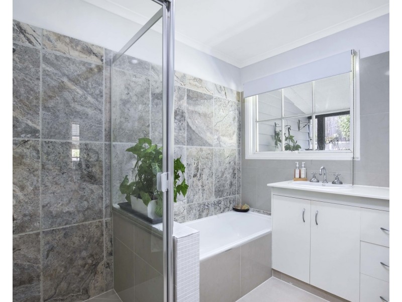 6 Inglis Court, Springwood QLD 4127