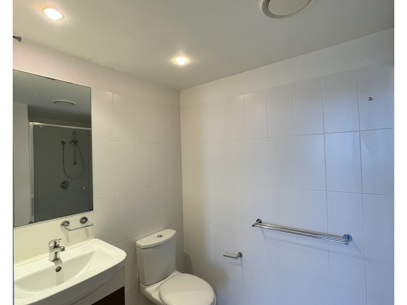 3308/2 Activa Way, Hope Island QLD 4212