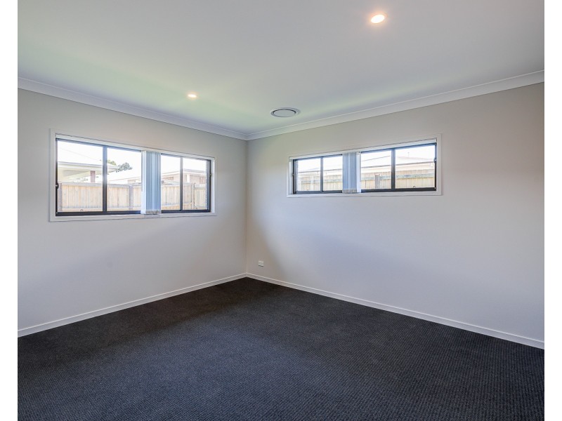 18 Edinburgh Crescent, Gleneagle QLD 4285