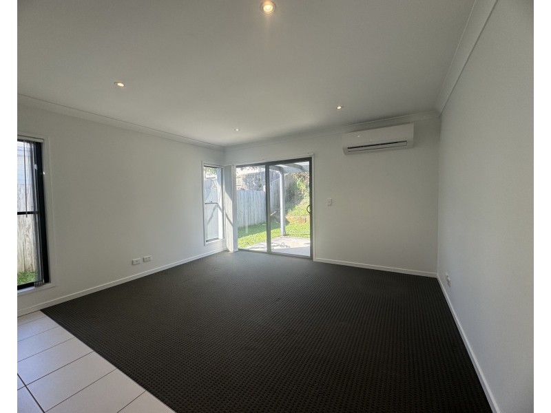 2/15 Chrome Drive, Pimpama QLD 4209