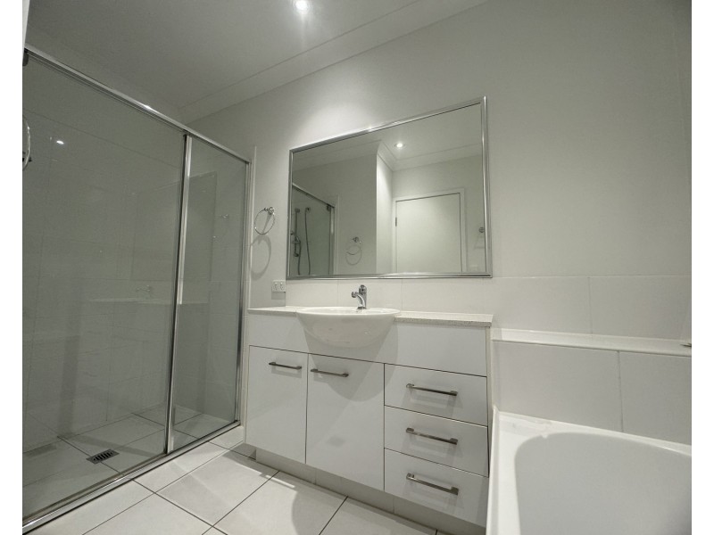 2/15 Chrome Drive, Pimpama QLD 4209