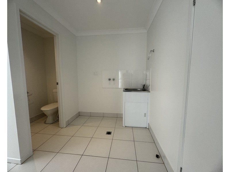 2/15 Chrome Drive, Pimpama QLD 4209