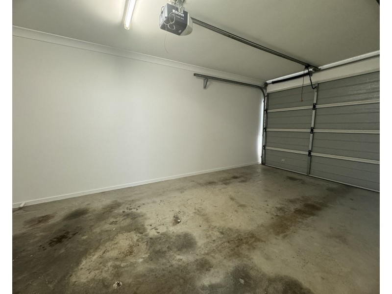 2/15 Chrome Drive, Pimpama QLD 4209