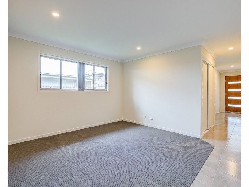 5 Bloomfield Avenue, Park Ridge QLD 4125