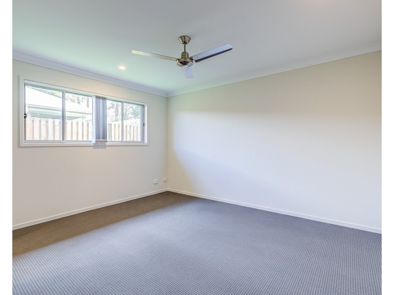 5 Bloomfield Avenue, Park Ridge QLD 4125