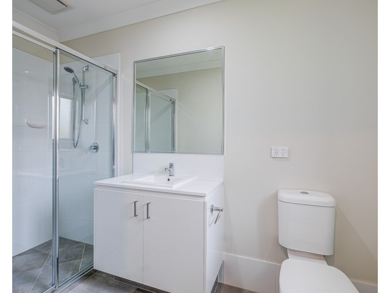 5 Bloomfield Avenue, Park Ridge QLD 4125