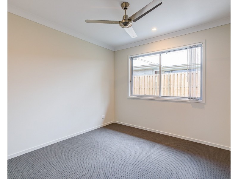 5 Bloomfield Avenue, Park Ridge QLD 4125