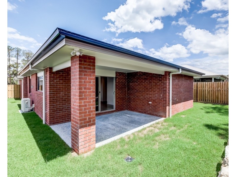 5 Bloomfield Avenue, Park Ridge QLD 4125