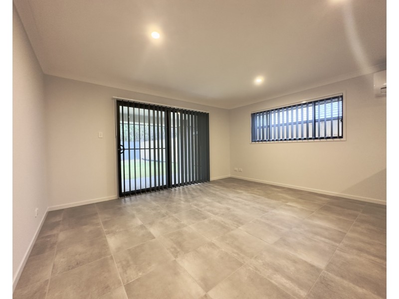 6 Brooklyn Close, Park Ridge QLD 4125