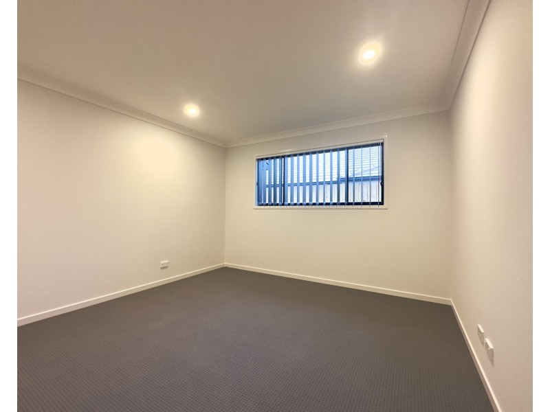 6 Brooklyn Close, Park Ridge QLD 4125