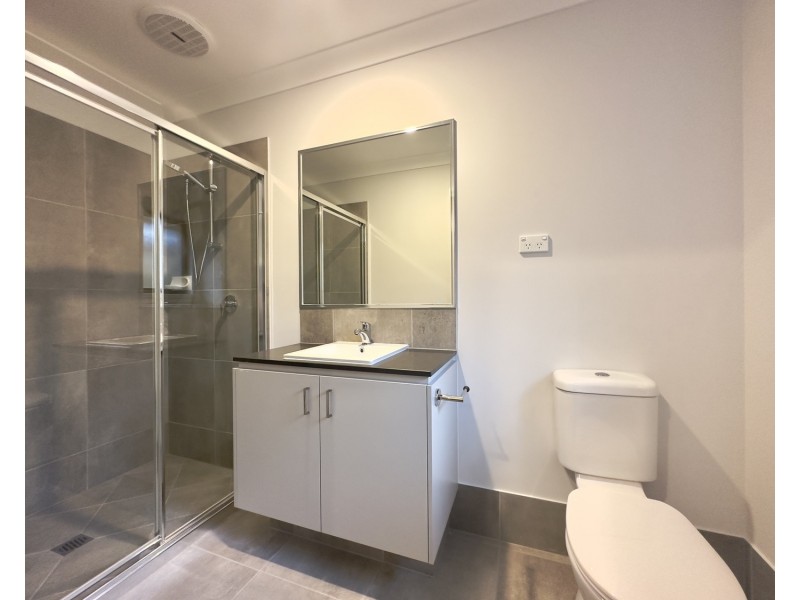 6 Brooklyn Close, Park Ridge QLD 4125