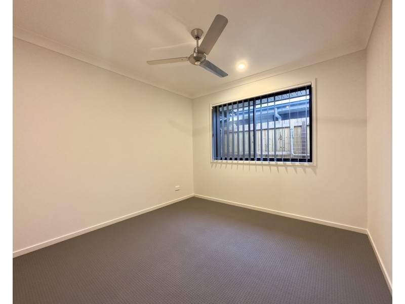 6 Brooklyn Close, Park Ridge QLD 4125