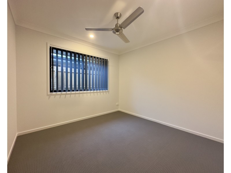 6 Brooklyn Close, Park Ridge QLD 4125