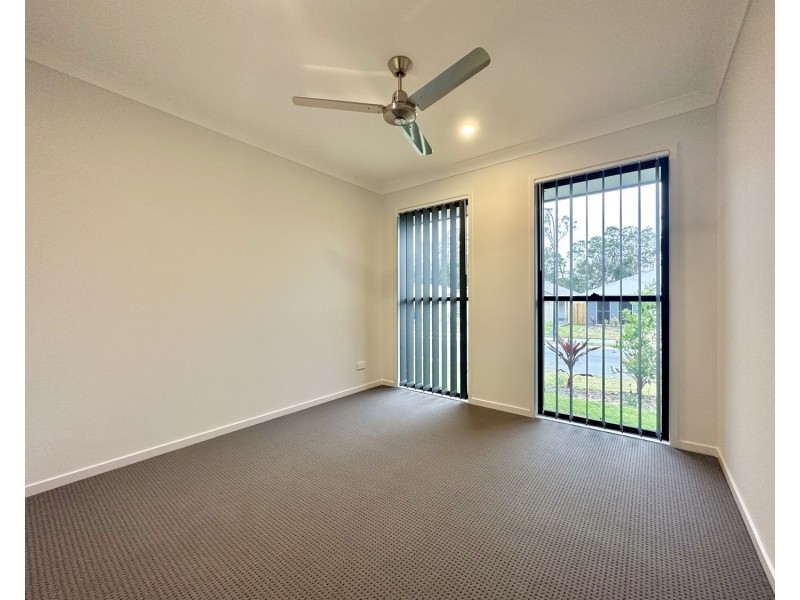 6 Brooklyn Close, Park Ridge QLD 4125