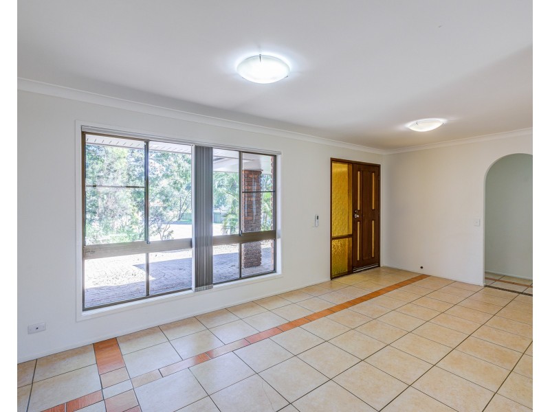 7 Nambung Close, Riverhills QLD 4074