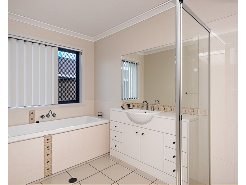 18 Goolwa Court, Pimpama QLD 4209