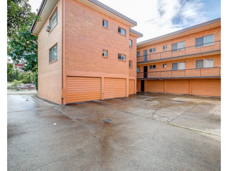 1/179 Sir Fred Schonell Drive, St Lucia QLD 4067