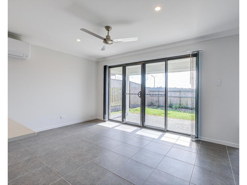 52 Wicker Road, Park Ridge QLD 4125