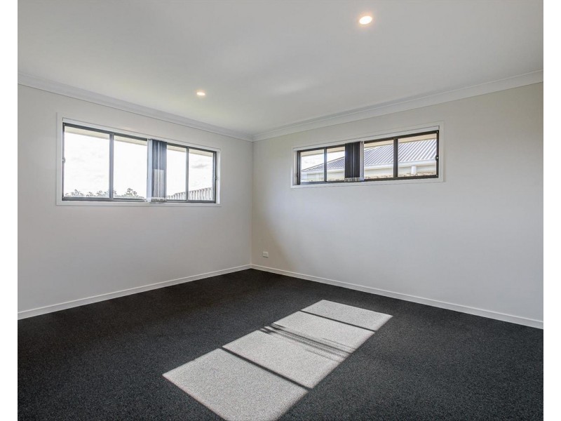 52 Wicker Road, Park Ridge QLD 4125