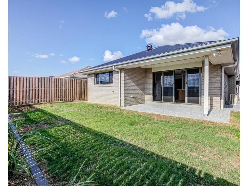 52 Wicker Road, Park Ridge QLD 4125