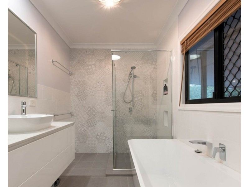 3 Oberon Street, Morningside QLD 4170
