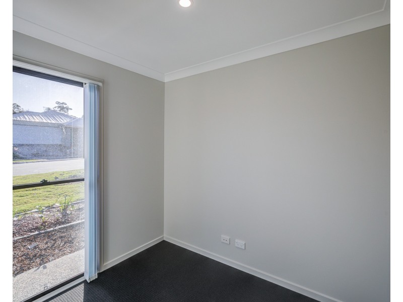 23 Raven Court, Park Ridge QLD 4125