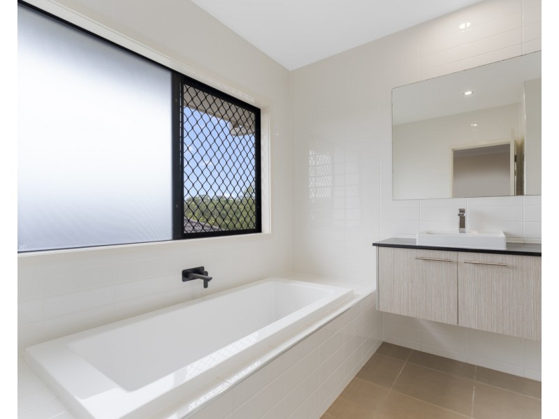 53 Landsdowne Drive, Ormeau Hills QLD 4208