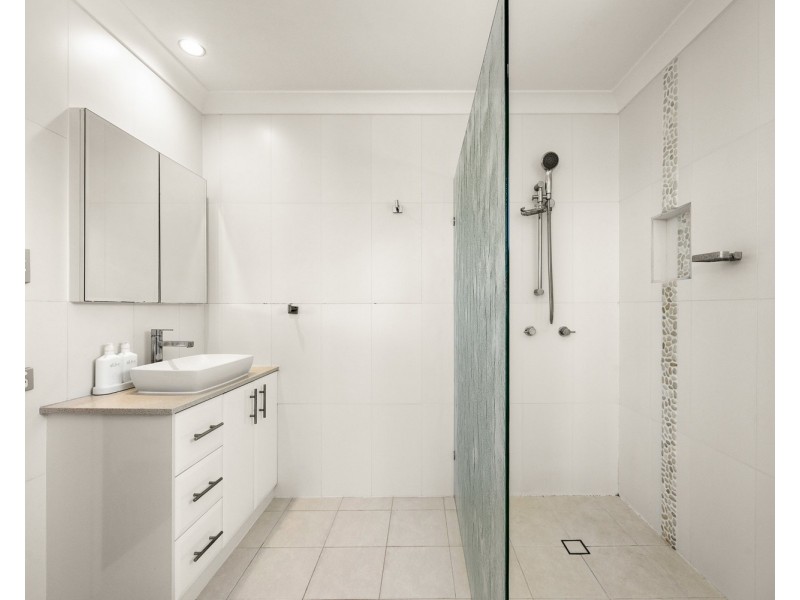 20 Eastbank Terrace, Helensvale QLD 4212