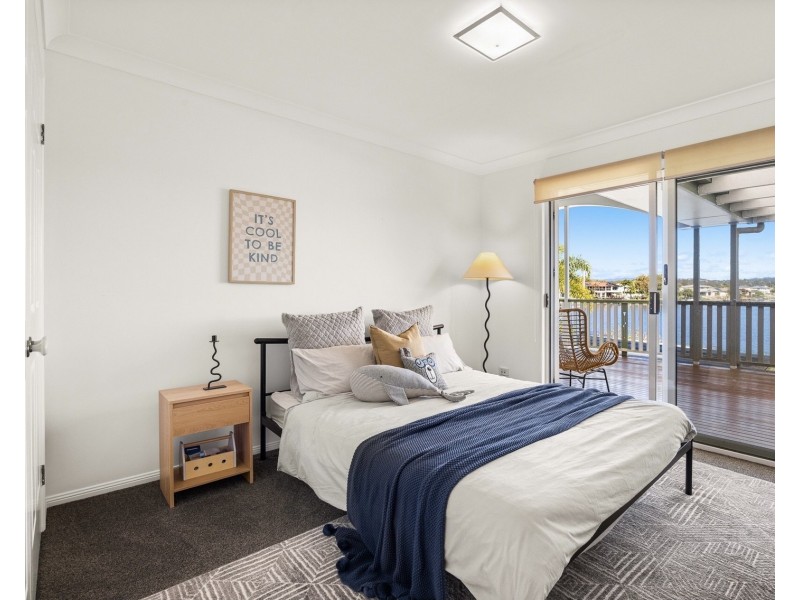 20 Eastbank Terrace, Helensvale QLD 4212